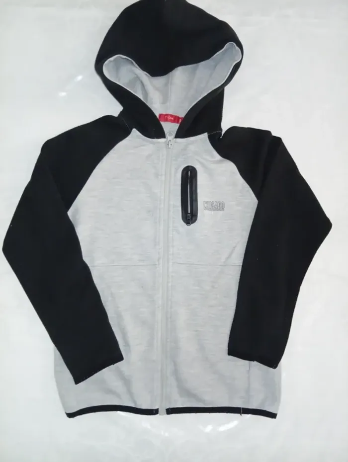 Pull gilet garçon - photo numéro 1