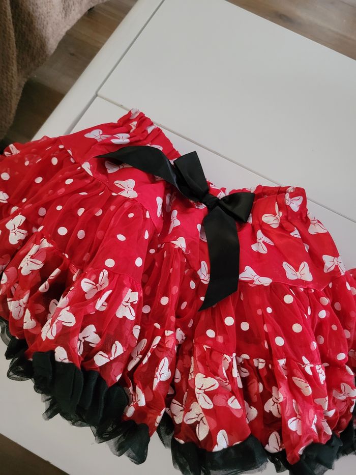 Jupe minnie 8 ans tres bon état