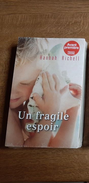 Livre Un fragile espoir neuf