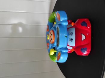 Jouet volant avec pied – Sons & projection – Très bon état