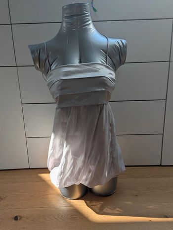 Robe gris-beige
