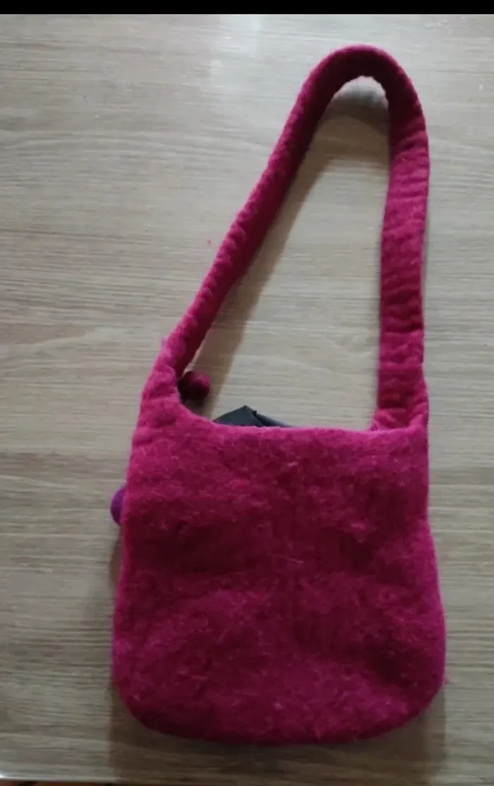 Vends petit sac rose - photo numéro 4