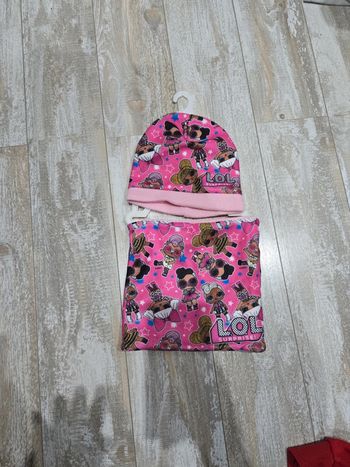 Bonnet et tour de cou