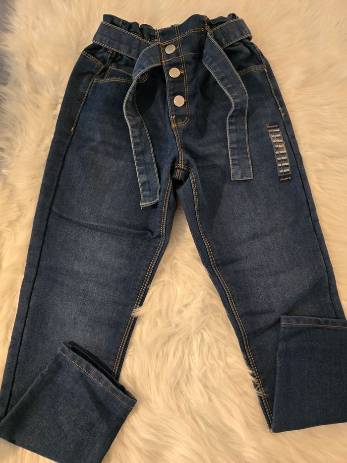 Neuf (non porté) 🏷😍🥰🩷superbe Jeans mom 10 ans fille🩷🩷😍🤩 - photo numéro 2