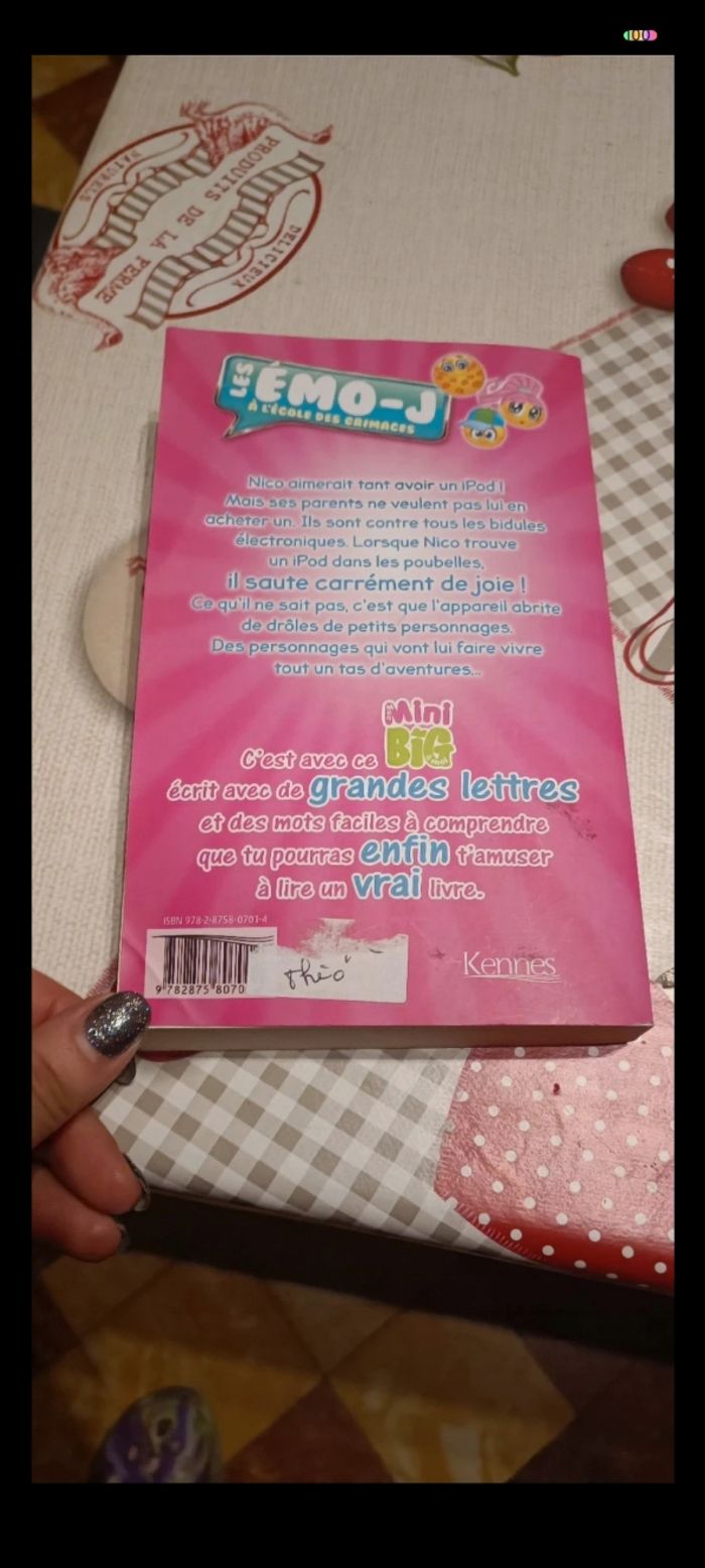 Livre les émo-j à l'école des grimaces - photo numéro 2