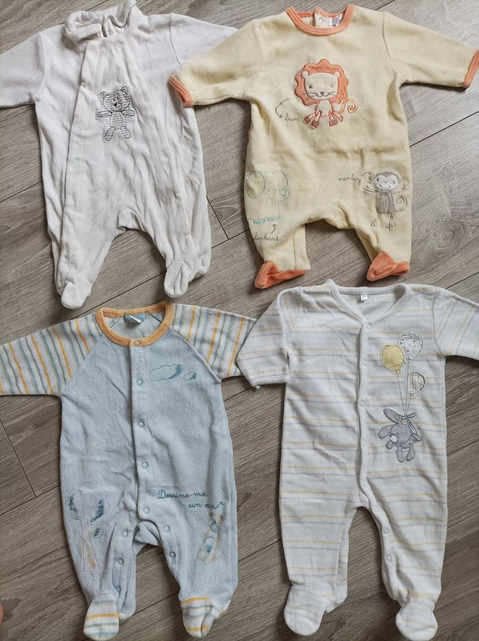 Lot 4 pyjamas 1 mois