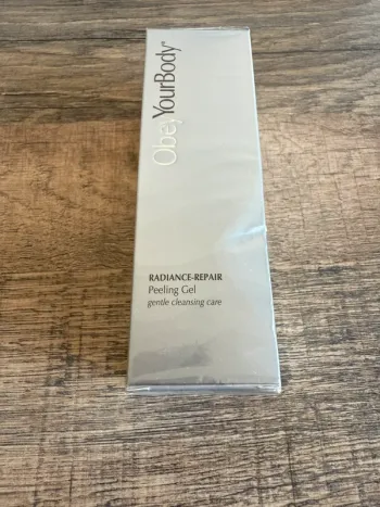 Obey your body peeling gel radiance