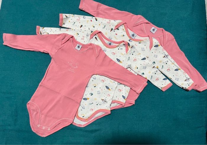 Lot de 4 body - petit bateau  24mois