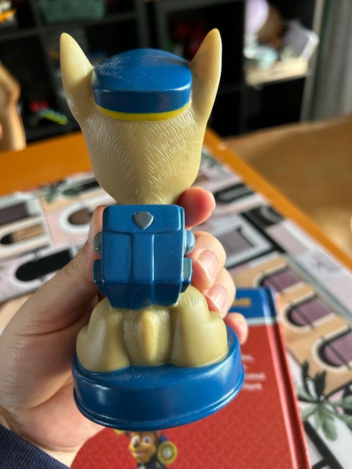 Un livre et une figurine Pat Patrouille - photo numéro 4