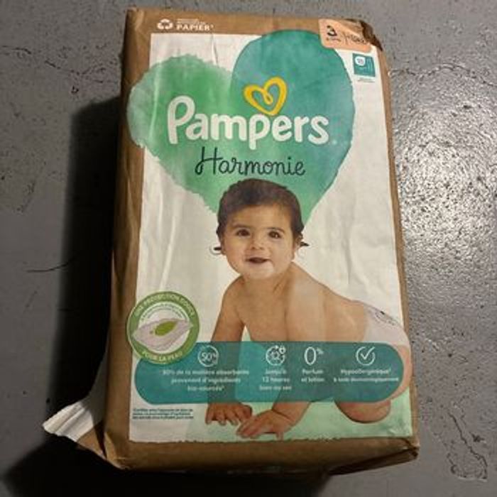 Couches neuves pampers