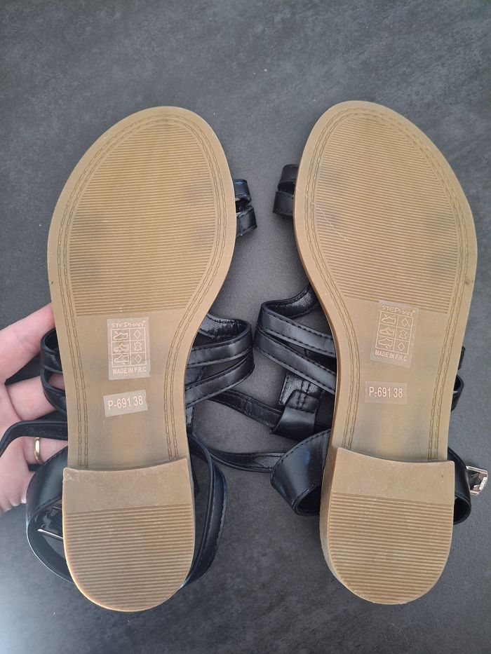 Sandales nu pieds 38 noires neuves - photo numéro 3