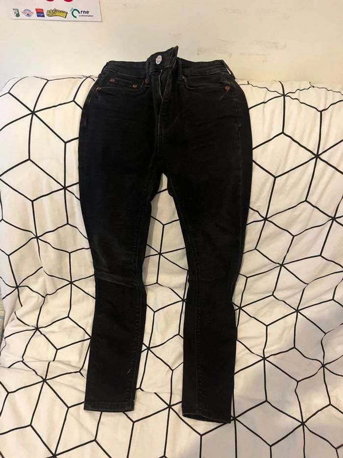 Jean tail’e haute