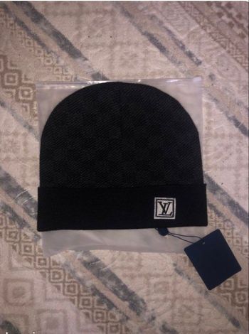 Bonnet Lv noir 