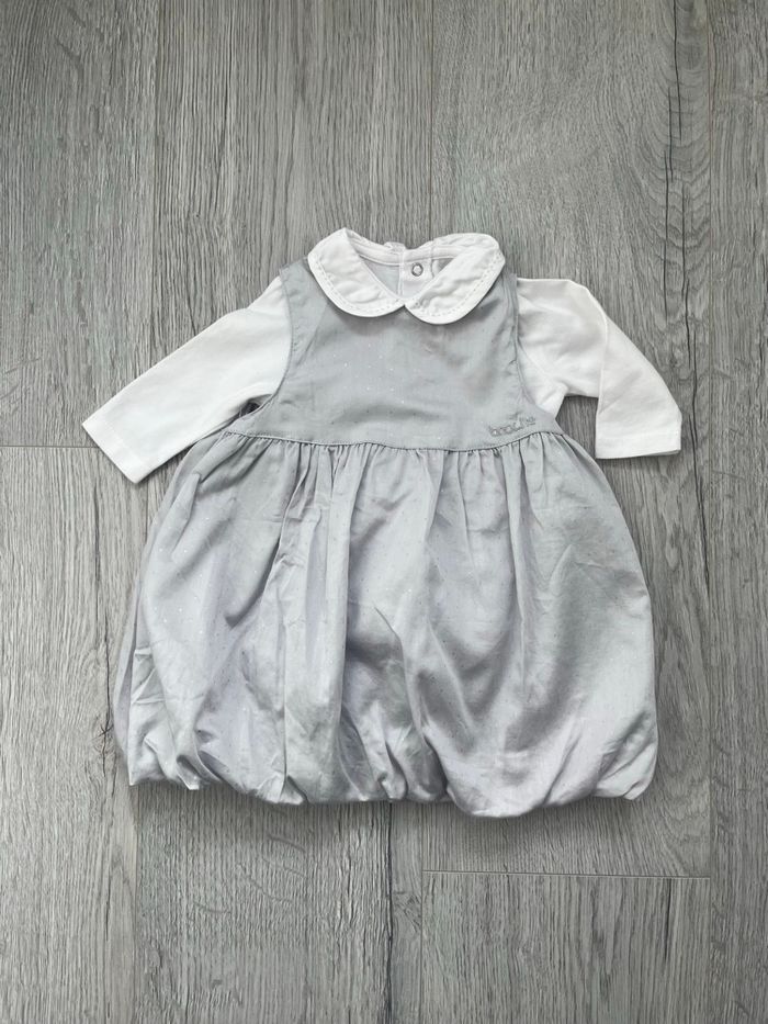 Robe grise à pois argentés + tee-shirt col Claudine – 3 mois