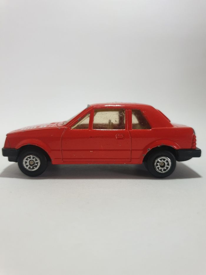 Mc Toy Ford Escort 1.6i 1/64 Made in Macau 🇲🇴 - photo numéro 6