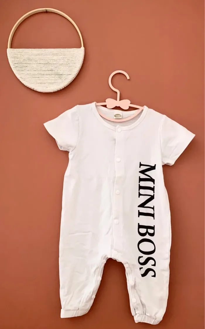 Combinaison blanche “Mini Boss” - 100 cm (environ 3 ans)