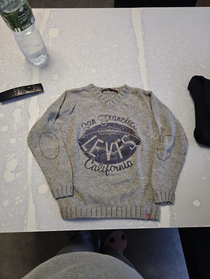 Pull levi strauss 8ans