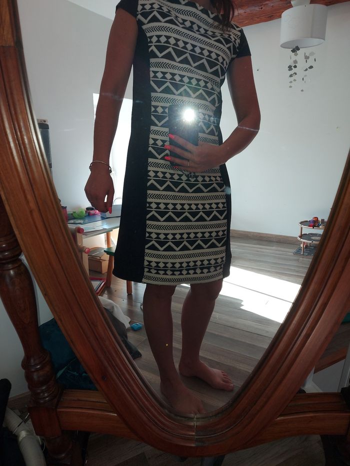 Robe noir et blanche - photo numéro 2