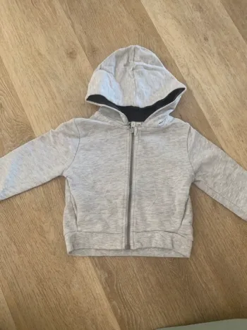 Gilet à capuche gris – Grain de Blé – 12 mois (74 cm)
