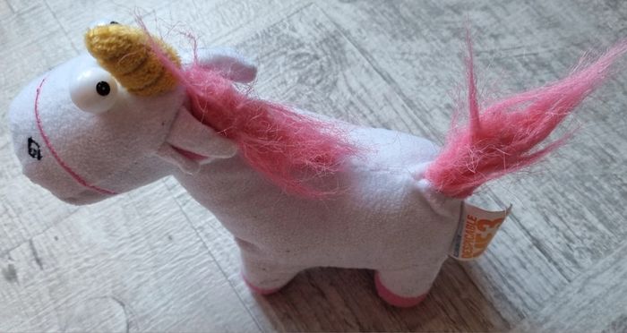 Peluche licorne moi moche et méchant