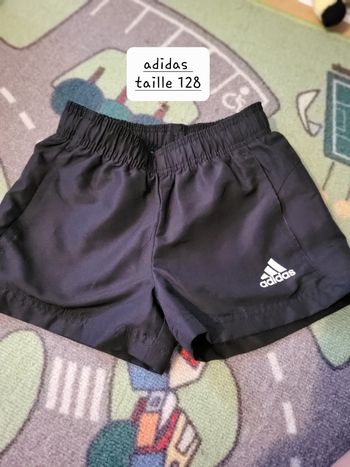 Short adidas neuf