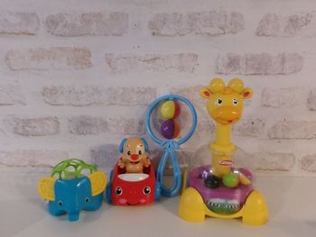 Toupie, hochet, voiture, éléphant jouets 1er âge