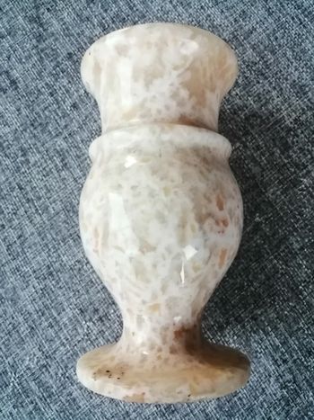 vase en marbre 11 x 6 cm
