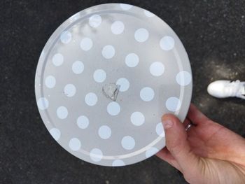 Boite en fer a pois neuve