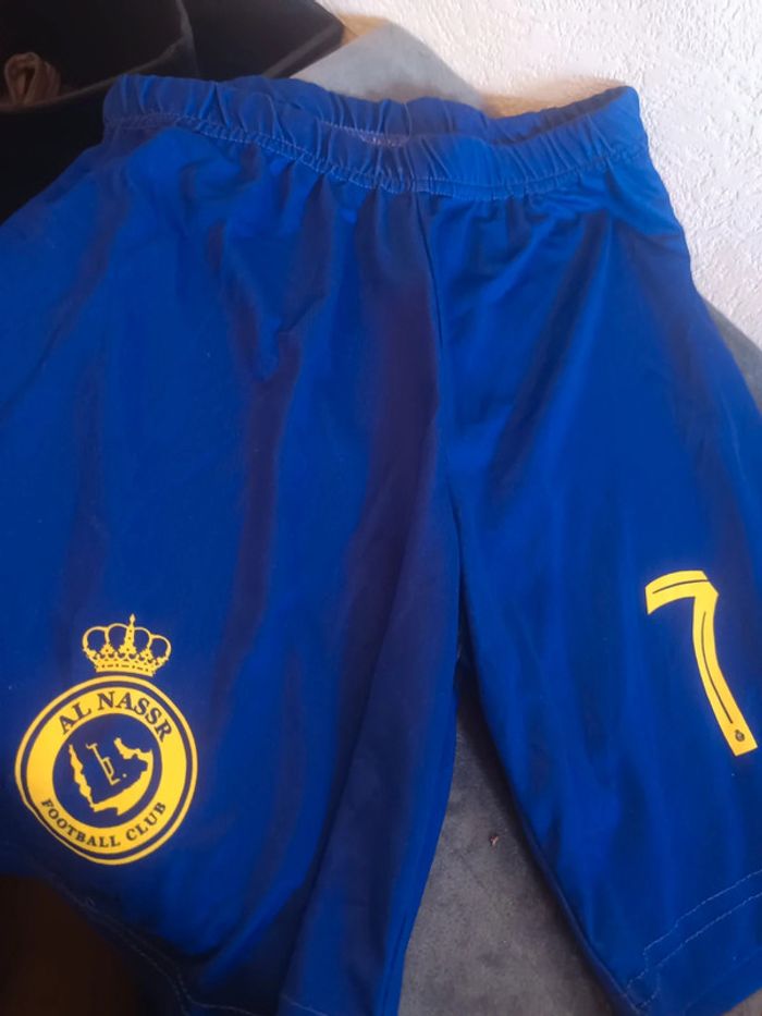 Lot vêtements garçons 8 ans + 1 jouet cadeau - photo numéro 7