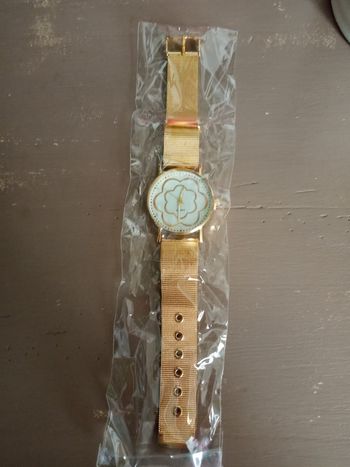 Ravissante MONTRE dorée fantaisie pour Femmes - Neuve dans son emballage