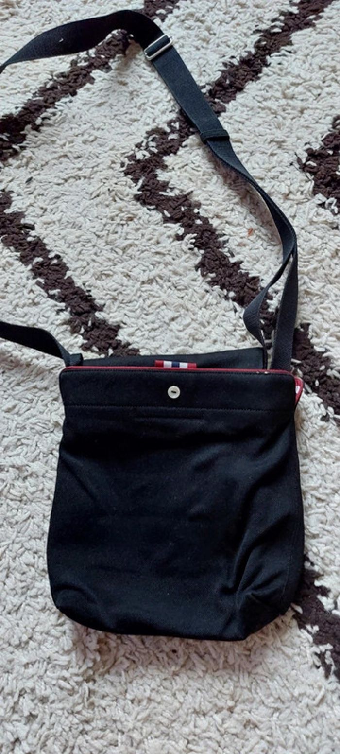 Sac bandoulière ou sacoche Lacoste - photo numéro 6