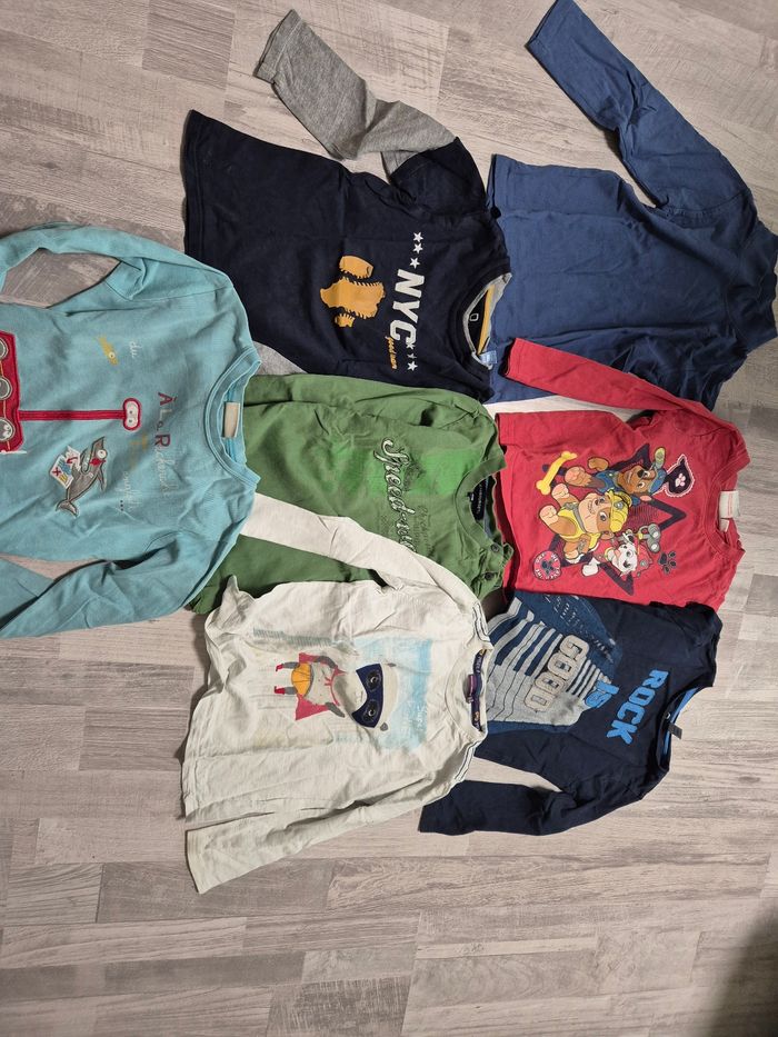 Lot de vêtements garçon 4 ans - photo numéro 2