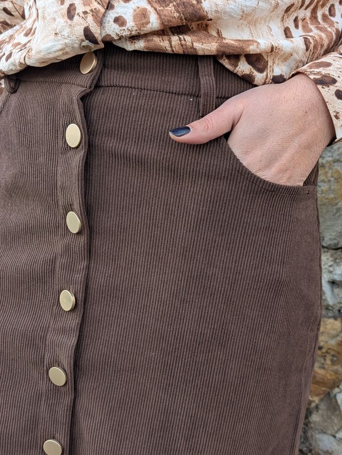 Jupe en velours Arles marron chocolat
Taille L - photo numéro 4