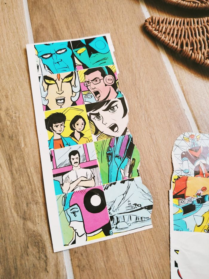 🤖 Goldorak planche avec images autocollants adhésifs vintage - photo numéro 3