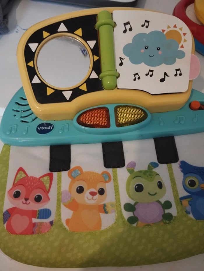 Petit piano d'éveil bébé