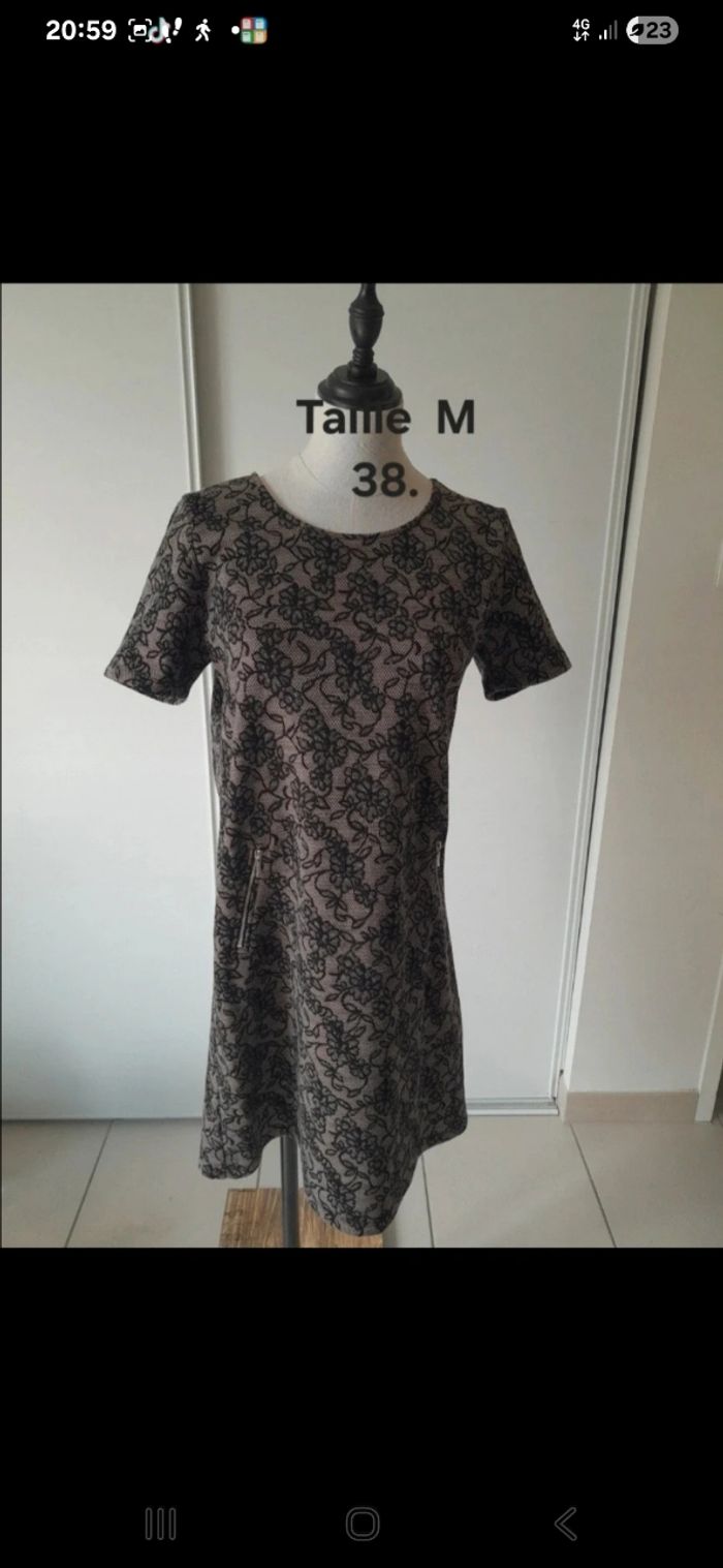 Robe mi saison Taille 38 - photo numéro 2