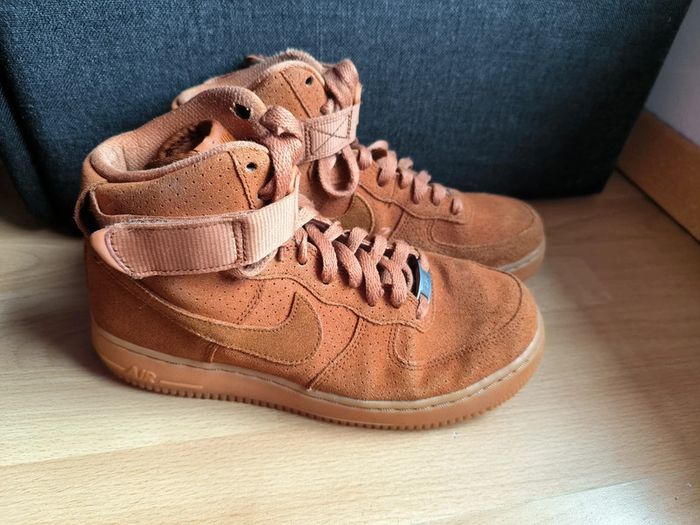 Nike Air force camel pointure 39