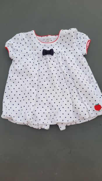 Robe 1mois