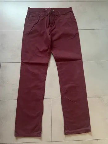 Pantalon droit jean homme bordeaux