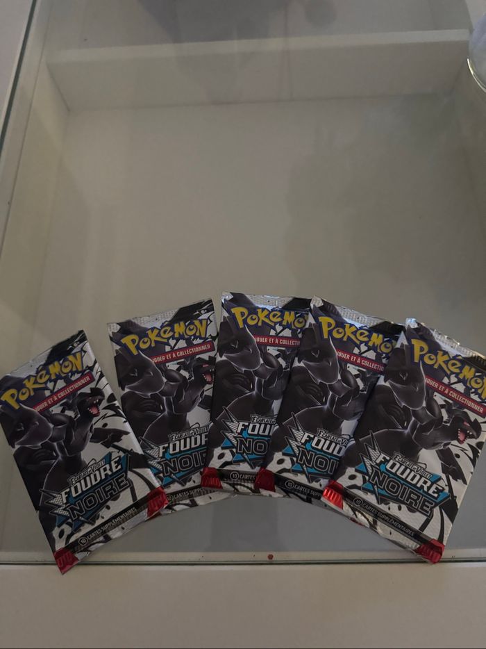 10 booster foudre noir et flammes blanches