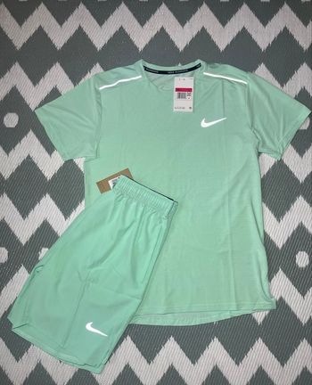 Nike ensemble