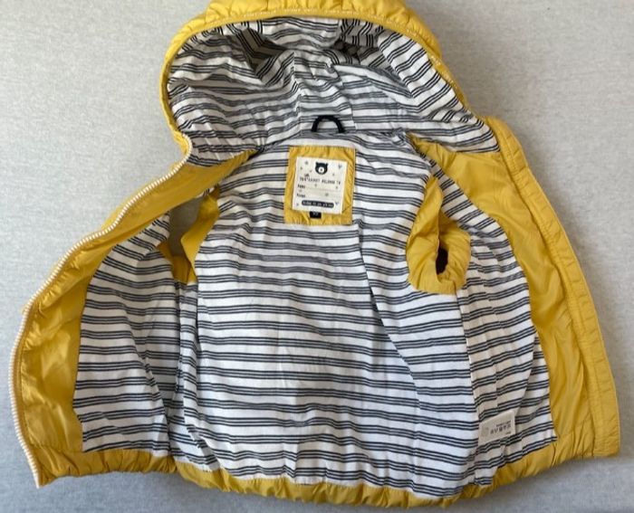 Doudoune sans manches à capuche 92cm 36m 3a - photo numéro 3