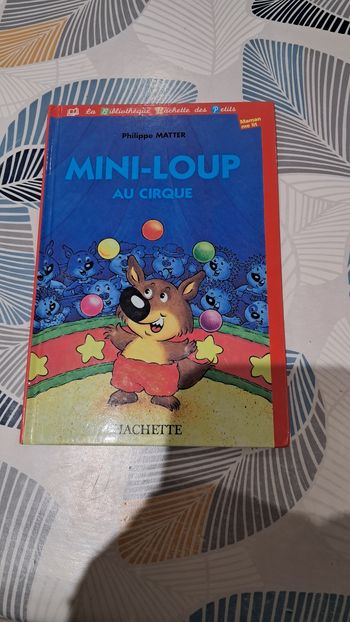 Livre mini loup au cirque 🎪