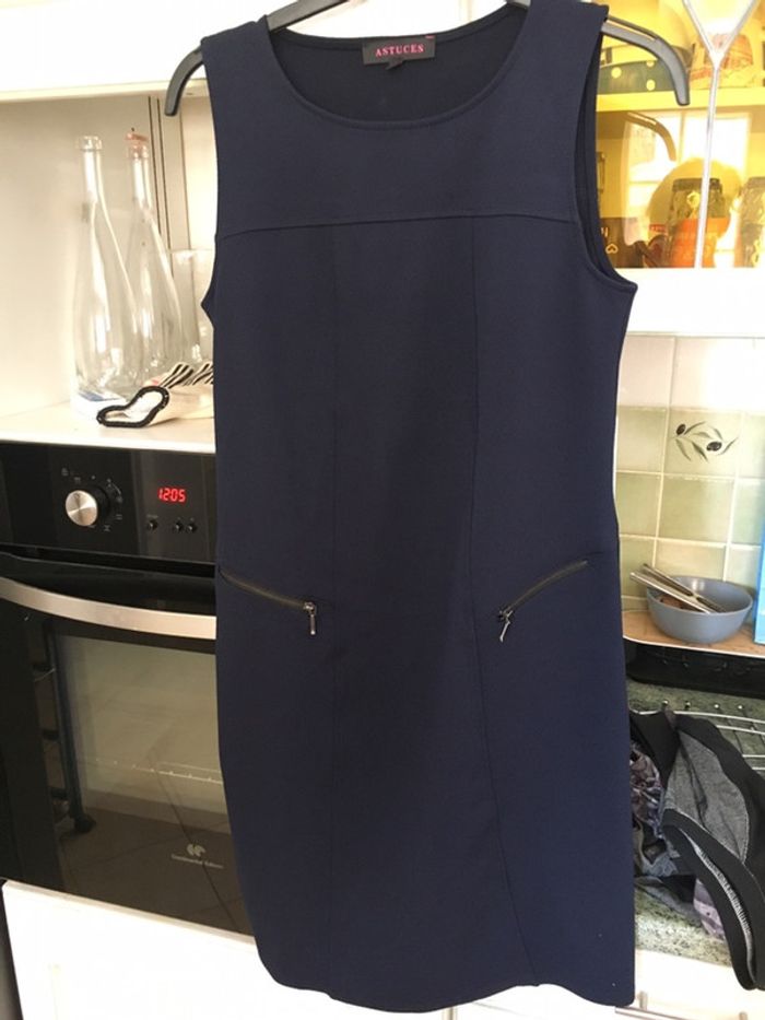 Jolie robe bleue marine
