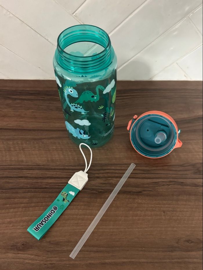 Gourde pour enfant neuve - photo numéro 4