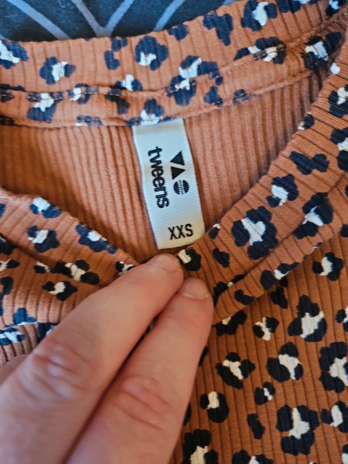 Tee-shirt tape à l'œil léopard 10 ans - photo numéro 2