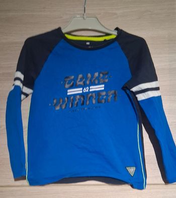 Tee-shirt manches longues taille 5 ans C&A