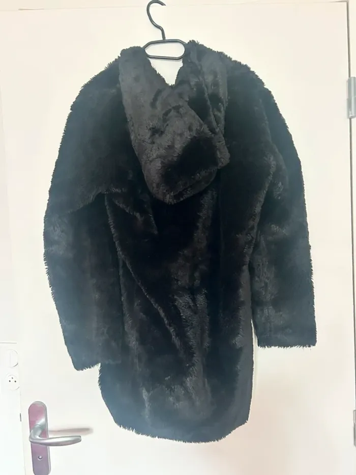 Manteau fausse fourrure à capuche taille M - photo numéro 2
