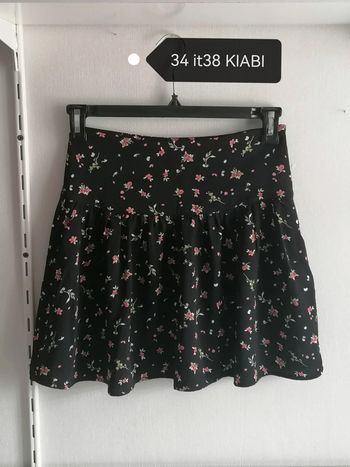 Jupe noire fleurie 34  Kiabi