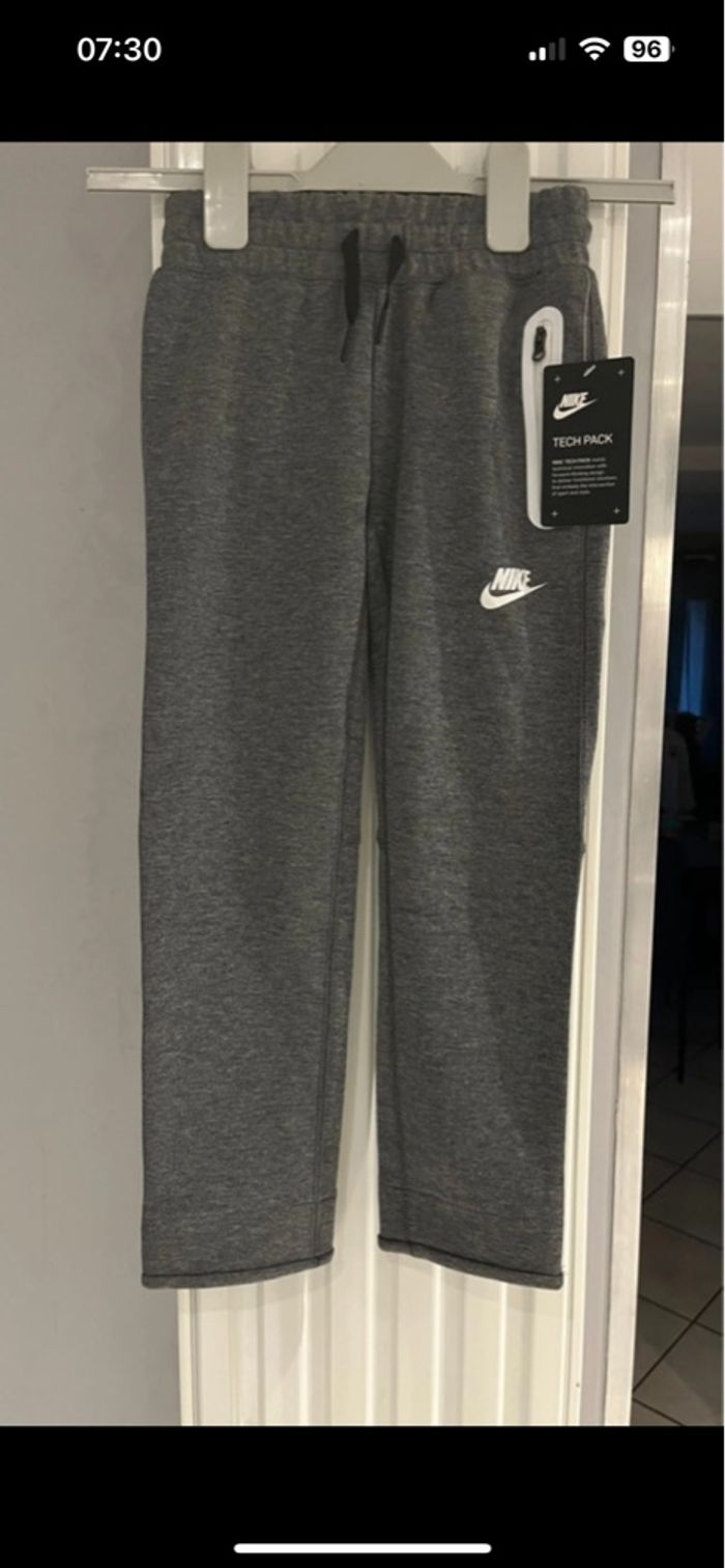 Ensemble Nike Tech fille 6/7 ans - photo numéro 9